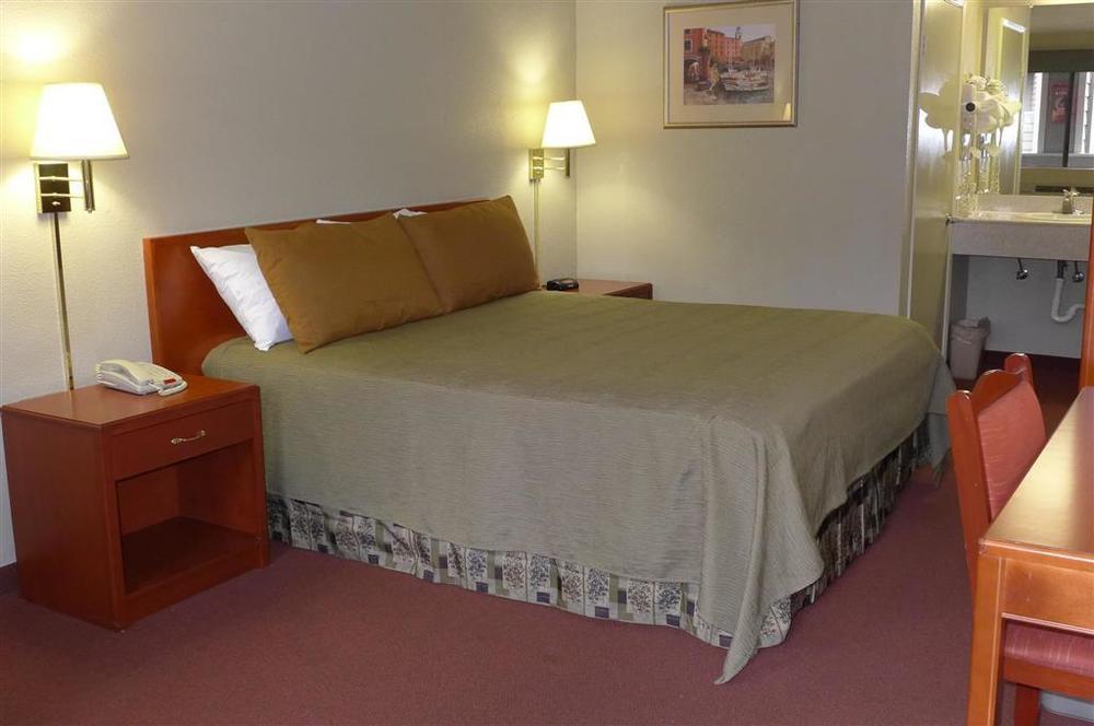 Good Nite Inn Calabasas Bilik gambar