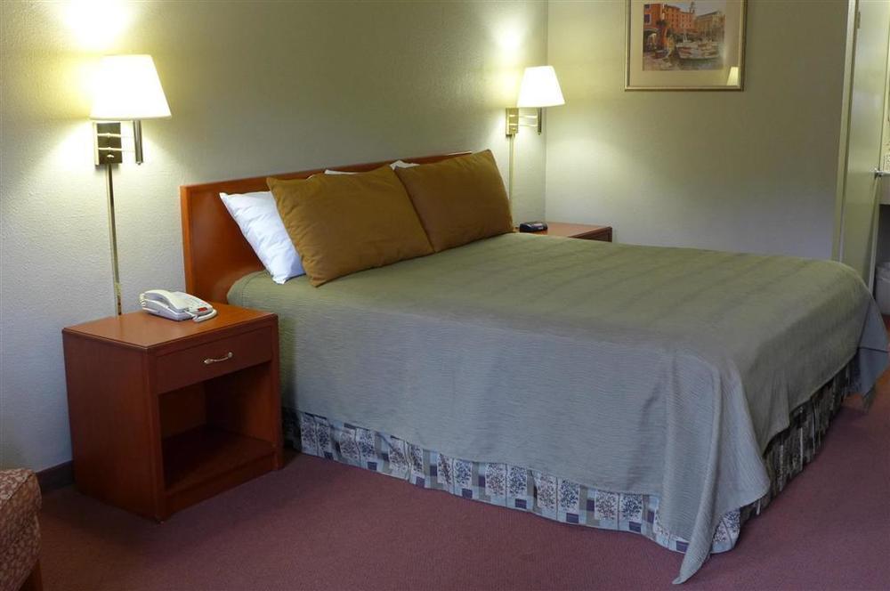 Good Nite Inn Calabasas Bilik gambar